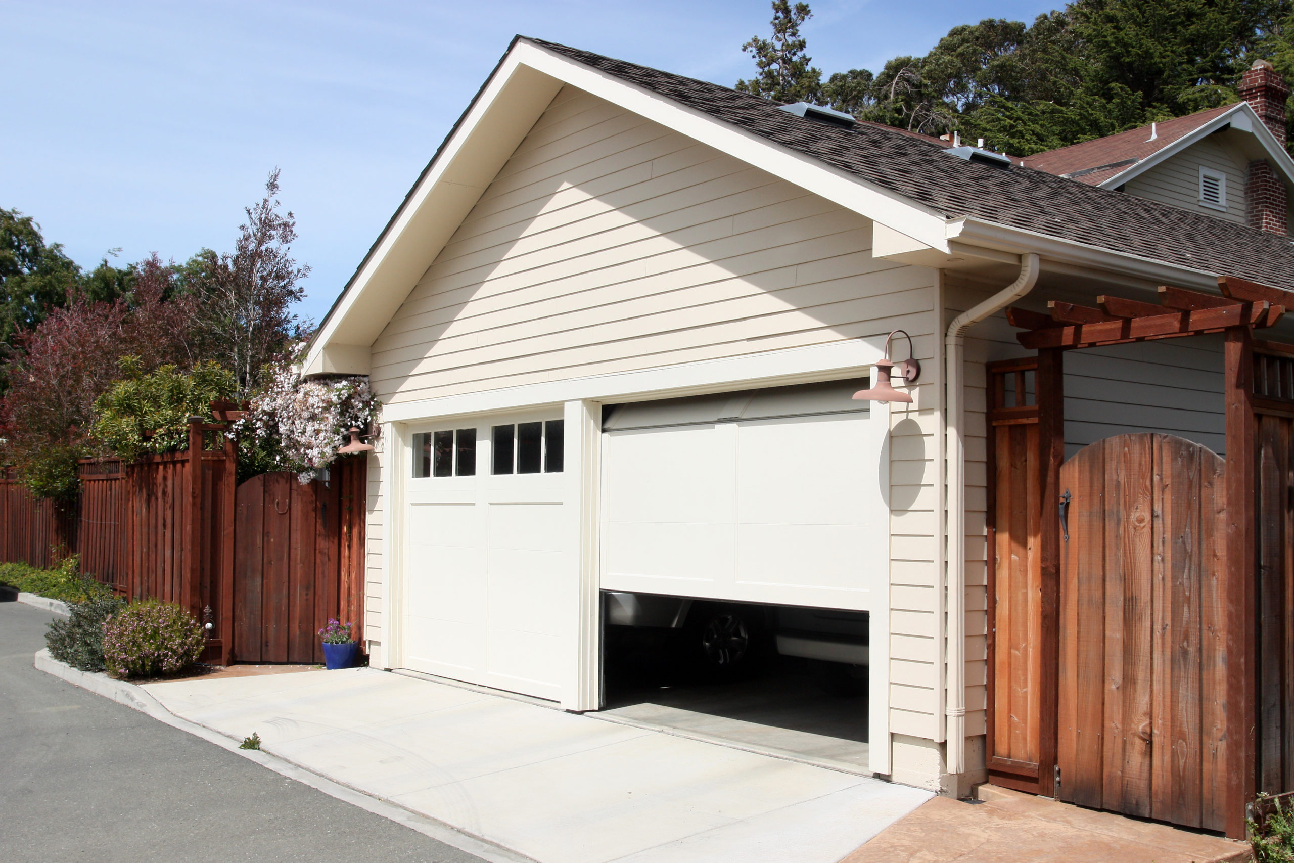 garage door not closing