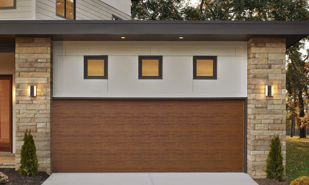 Flush modern garage door for modern home.
